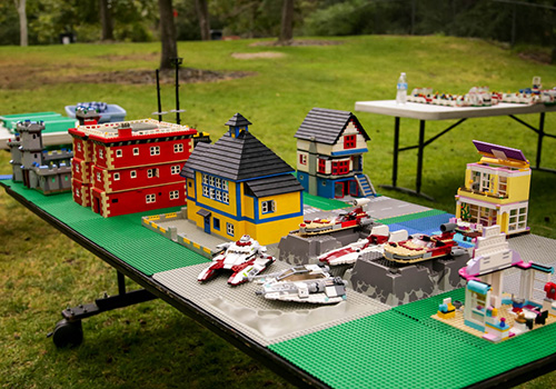 kids birthday party in Los Angeles with Lego super city
